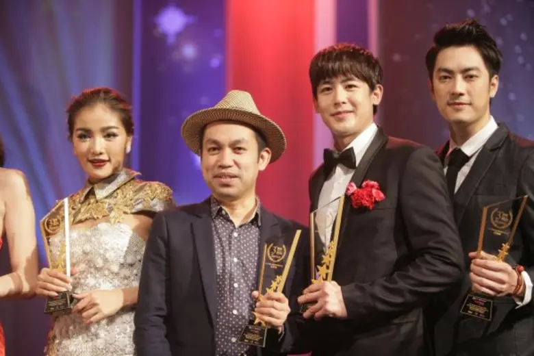 นิตยสารแอท ม่านกู่ ร่วมกับสำนักข่าวไทยแลนด์ เฮดไลน์ จัดงานมอบรางวัลอันทรงเกียรติ  “Thailand Headlines Person of The Year Awards 2015” สานความสัมพันธ์ไทย-จีน