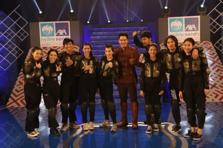 สวมมาดอัศวินผู้ช่วยสุดห้าวหาญ สำหรับสองหน...