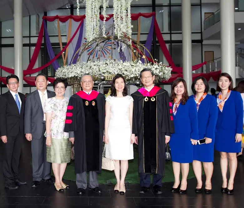 นายชาติศิริ โสภณพนิช กรรมการผู้จัดการใหญ่...