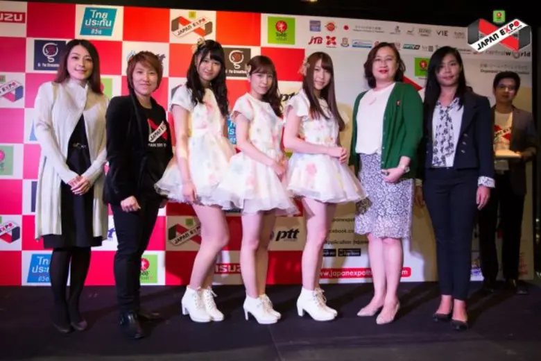 AKB48 เกิร์ลกรุ๊ปชื่อดังของญี่ปุ่น นำโดย ...