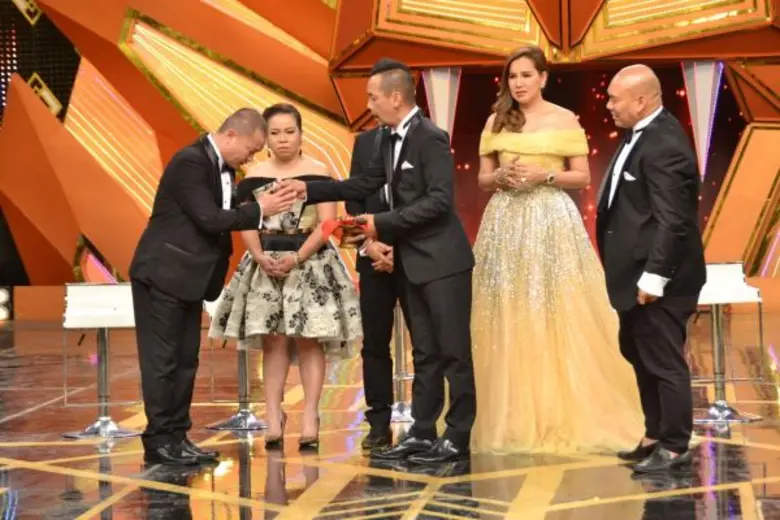 ทีวีไกด์: รายการ “ชิงร้อยชิงล้าน ว้าวว้าวว้าว” ชิงร้อยชิงล้านฯ รับปีใหม่ รวมมิตรความฮา แจกตรงส่งถึงบ้าน