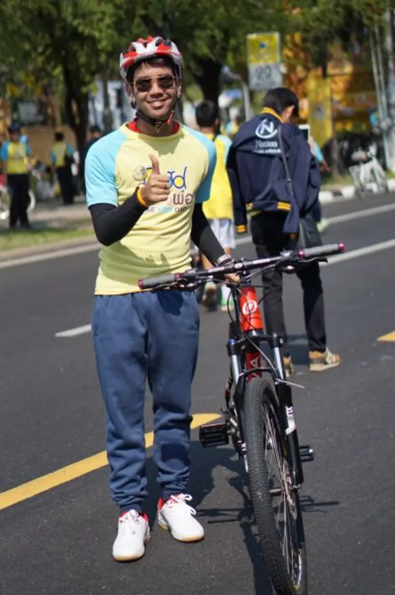 “ตุ้ย – หนุ่ม” นำทัพศิลปินแสดงพลัง .. ร่วมกิจกรรม “ปั่นเพื่อพ่อ”