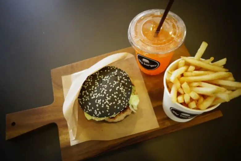 แมคโดนัลด์ เปิดตัว My burger มอบประสบการณ์ใหม่ ให้ลูกค้าได้ลิ้มลองพรีเมี่ยมเบอร์เกอร์ได้ตามที่ใจต้องการ