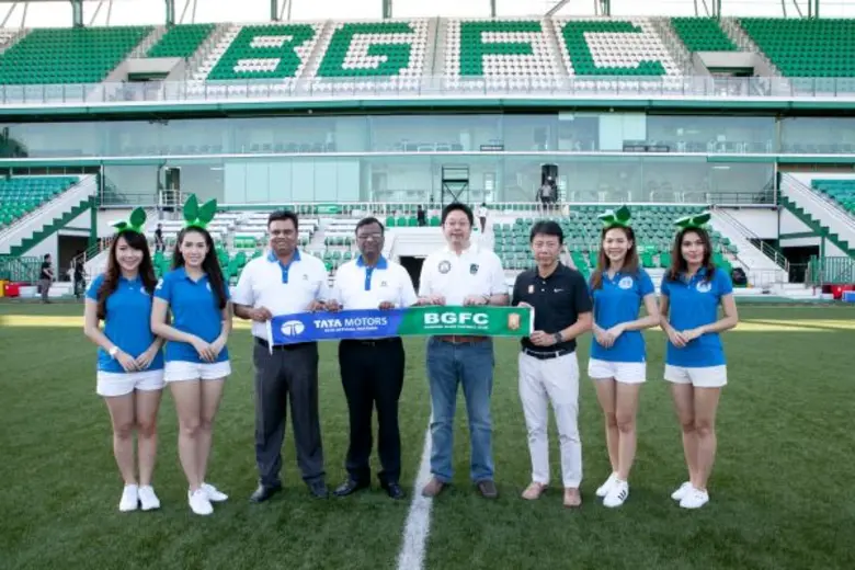 มร.ซานเจย์ มิชรา (ซ้าย) กรรมการผู้จัดการ ...