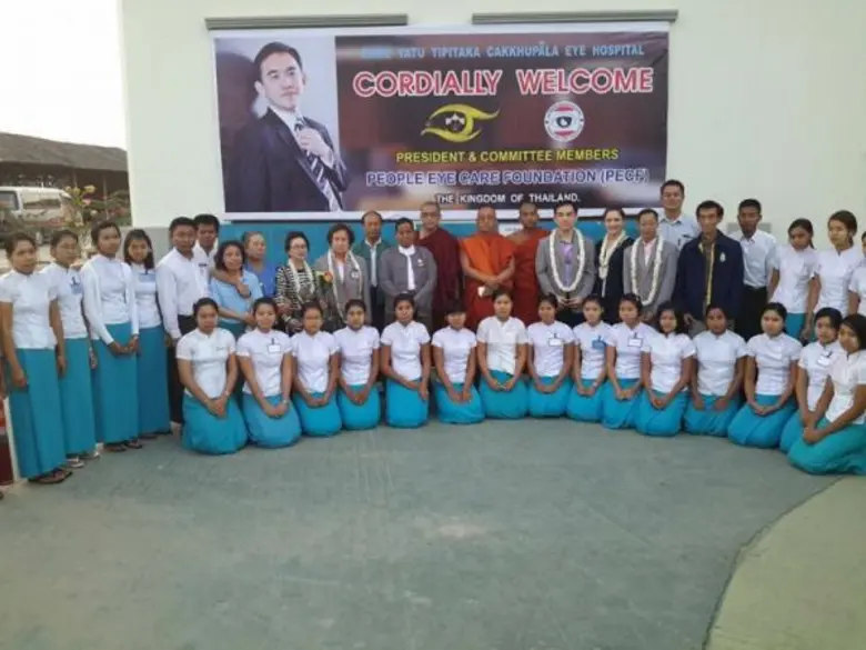 ดร.ดลพิวัฒน์ ปรีดาวิภาต ประธานมูลนิธิพิทั...