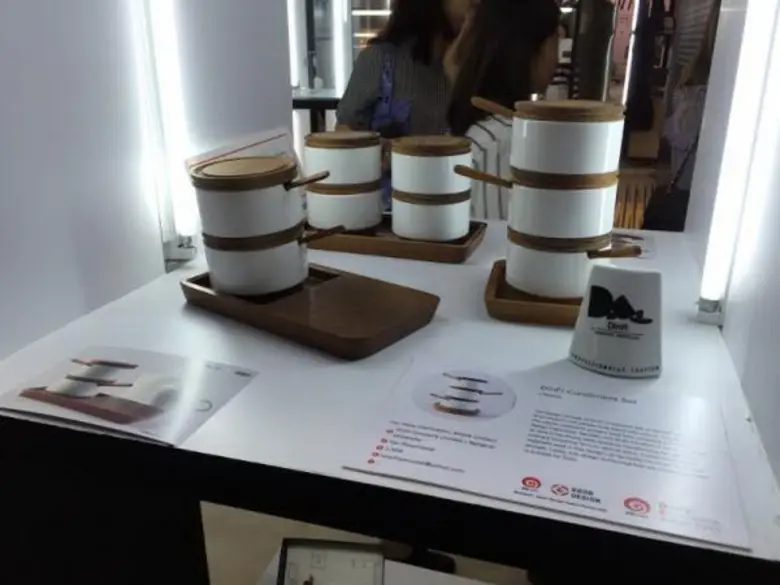 อาจารย์ม.กรุงเทพคว้าผลงานเยี่ยมคว้า 2 รางวัลผลิตผลงานสร้างสรรค์