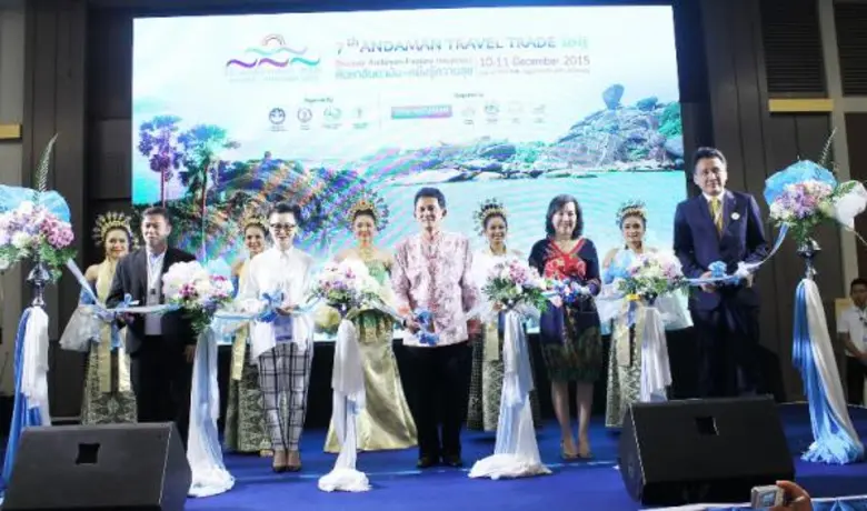 นายจำเริญ ทิพญพงศ์ธาดา ผู้ว่าราชการจังหวั...