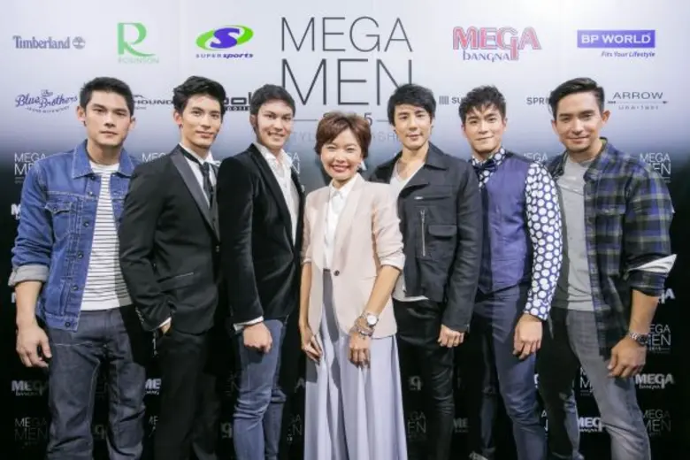 เมื่อเร็วๆนี้ นางสาวพราวมณี แสงศรี (กลาง)...