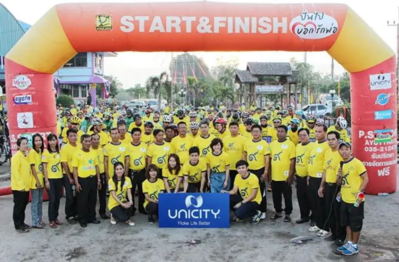 นายวรานนท์ คงปฏิมากร ผู้อำนวยการฝ่ายขายแล...