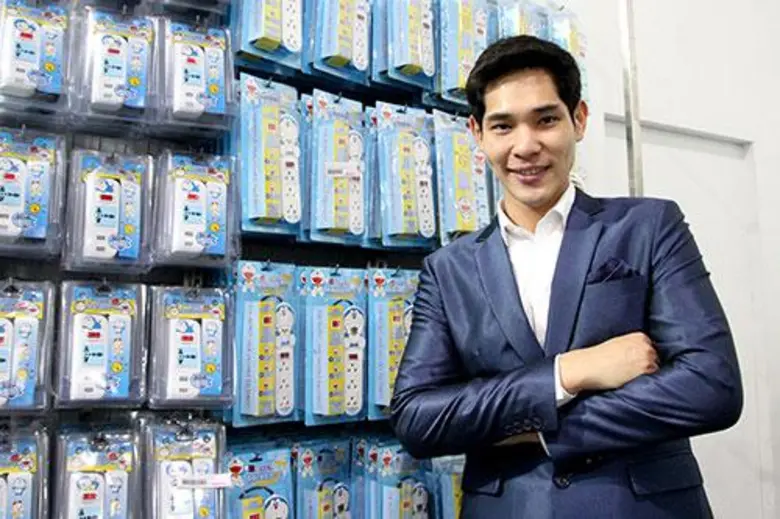 อภิสฤษฎิ์ นิรุชทรัพย์รดา ผู้บริหารหนุ่มไฟ...