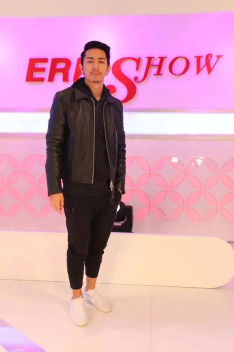 มีภาพหลุดออกมาว่าหนุ่มฮิพออพ "ธามไท แพลงศ...