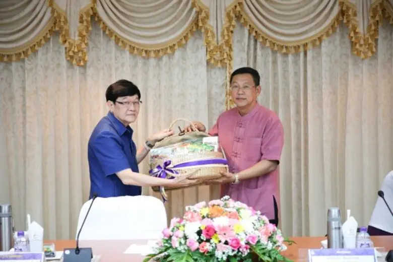 ภาพข่าว: อธิการบดีมหาวิทยาลัยพะเยา ต้อนรับผู้ว่าราชการจังหวัดพะเยา