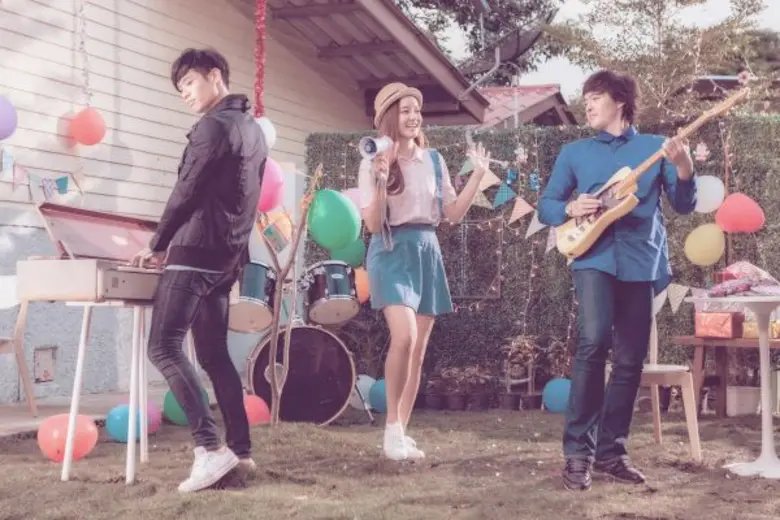 สร้างแรงสั่นสะเทือนให้กับวงการเพลงไทยไม่น...