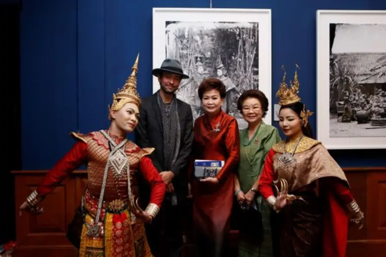 ฮิวโก้ เชิญแฟนๆ ชาวเชียงใหม่และจังหวัดใกล้เคียง เที่ยวปีใหม่พร้อมชมที่สุดของความภาคภูมิใจของประวัติศาสตร์แห่งชาติ ในงาน “นิทรรศการภาพถ่ายโบราณ สยาม ผ่านมุมกล้องจอห์น ทอมสัน ๒๔๐๘-๒๔๐๙”