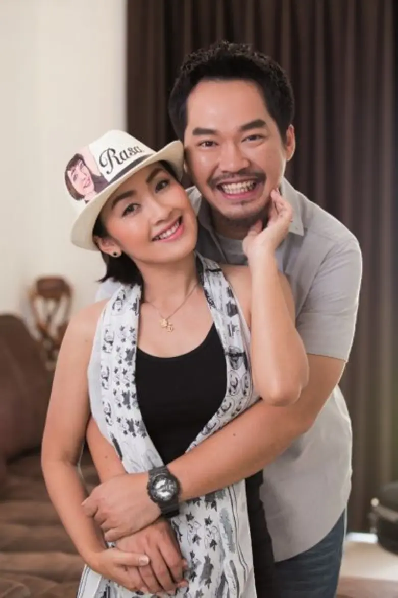 หนุ่มนักดนตรีที่มักจะจับกีตาร์พร้อมร้องเพ...