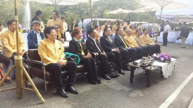 (วันนี้ 18 ธันวาคม 2558) พลเอก อนันตพร กา...