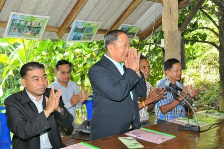 วันอาทิตย์ที่ 20 ธันวาคม พ.ศ. 2558 นายสุร...