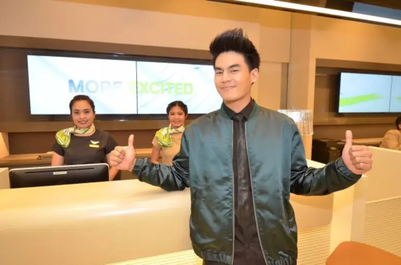 "ฮั่น” ร่วมเปิดมิติใหม่กับการบริการสุดไฮเทค ที่ “เอไอเอส ช็อป สาขาโรบินสัน ศรีสมาน”