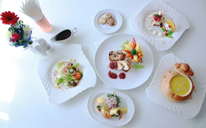 ห้องอาหารเบญจมาศ โรงแรมรอยัลเบญจา กรุงเทพ...