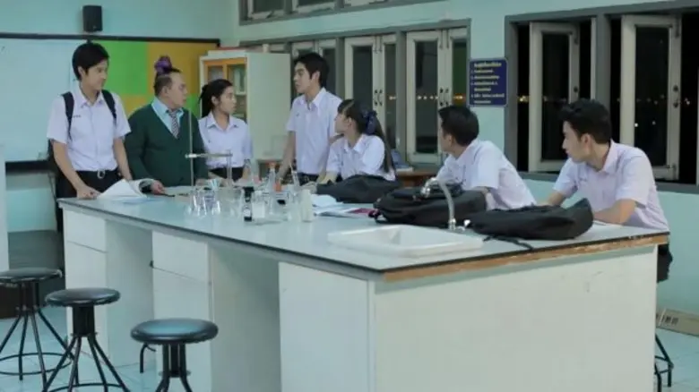 ทีวีไกด์: ซีรี่ส์ “อัศจรรย์ คุณครูเทวดา” “เสนาหอย” ใช้ “นาฬิกาเลื่อนเวลา” ช่วย “พราว”