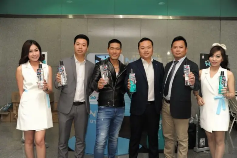 วู้ดดี้ บุกถึงตัวหนุ่มสาวออฟฟิศ!!! กรี๊ดสนั่น ซันทาวเวอร์ ครั้งแรกกับยาสีฟันสูตรน้ำ ยินตัน นู้ด