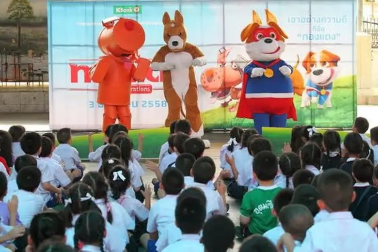 พ่อแม่ เซเลป นักแสดงซึ้งใจ แชร์สะพัดในโลกโซเชี่ยล ปรากฎการณ์“คุณทองแดง The Inspirations”ครองใจเด็กๆ รุมกอดและตกหลุมรัก 28 ธ.ค.เตรียมฉาย “สปป. ลาว” เสียดายแทนหากคนไทยไม่ได้ดู