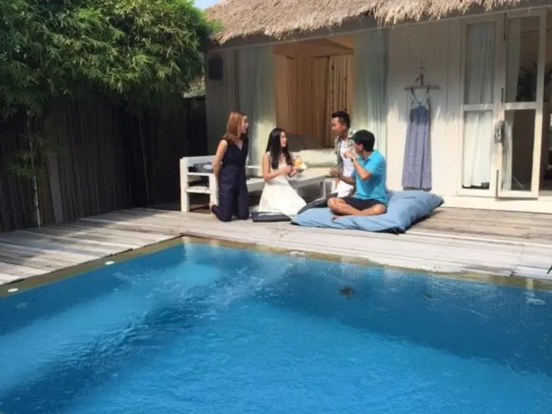 ทีวีไกด์: รายการ "ที่นี่หมอชิต" “ดู๋ สัญญา” รวมทีมพิธีกร “ลิง-นุ่น-เชียร์” เที่ยวพักผ่อนย้อนอดีตความฮา เมื่อที่นี่หมอชิตพาเที่ยวต่างประเทศ