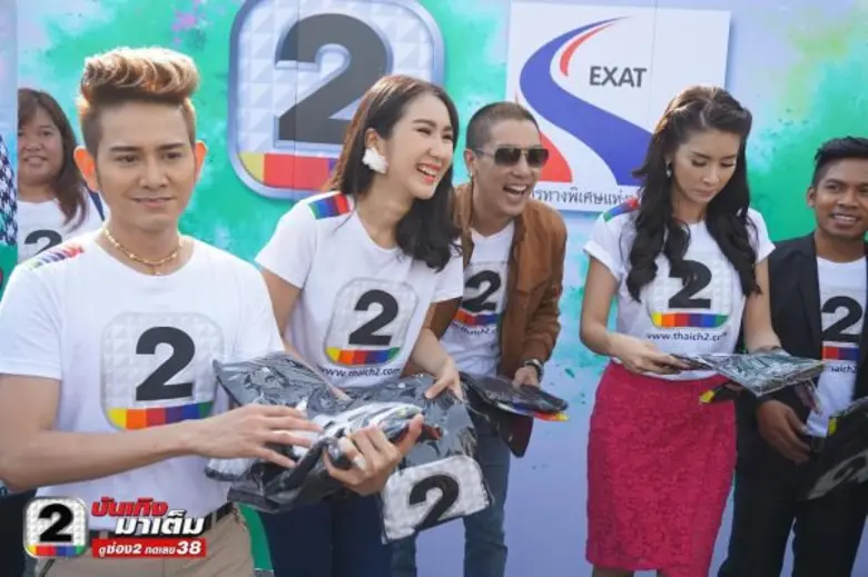 “เอ -แมน” นำทีมพิธีกร “ช่อง 2” รณรงค์กลับบ้านปลอดภัย ส่งสุขรับปีใหม่ 2559