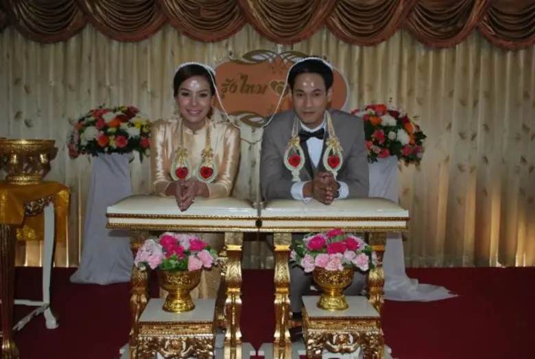 ทีวีไกด์: ละครเรื่อง “เขยใหญ่สะใภ้เล็ก” ออกอากาศ 26 ธ.ค.58 - 1 ม.ค.59 เวลา 18.20น. ทางช่อง 7