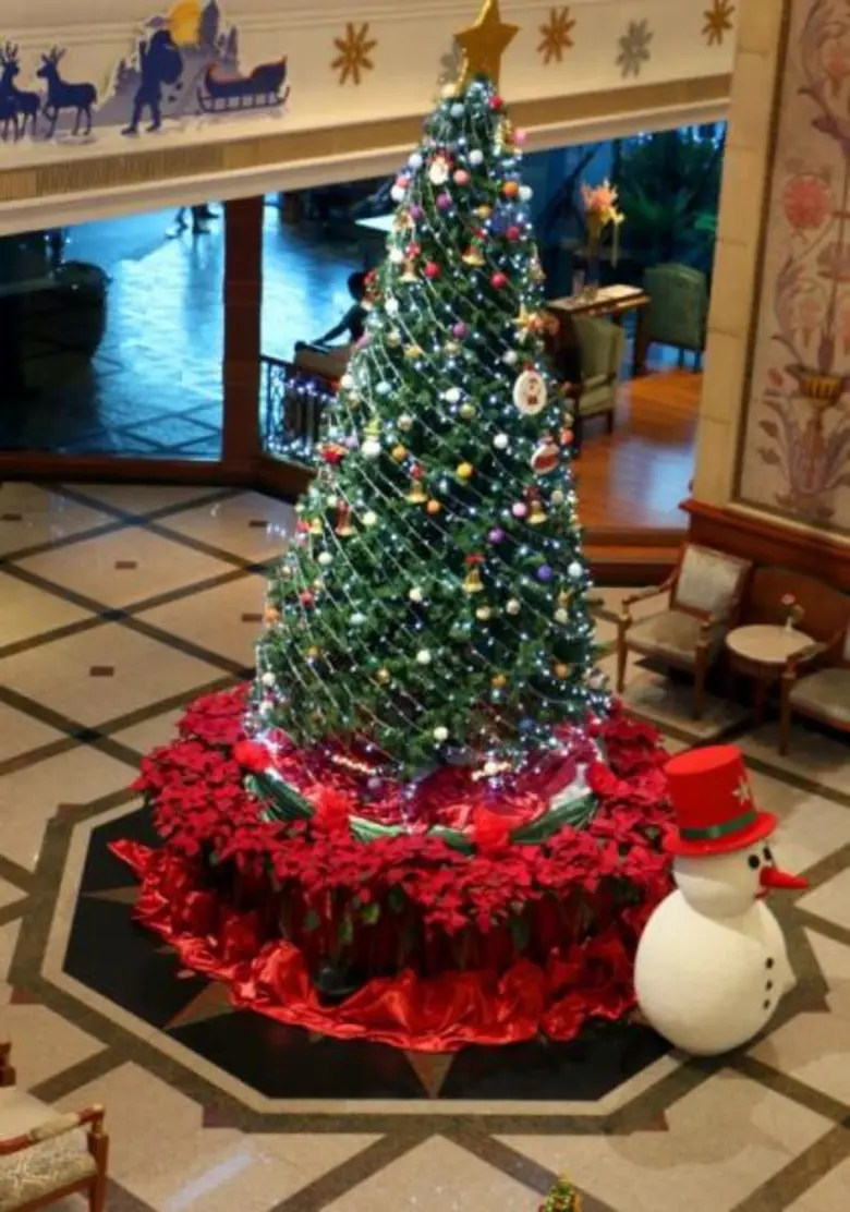 ฉลองคริสต์มาส…เทศกาลแสนสุข โรงแรมโกลเด้นท...