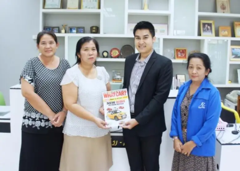 ภาพข่าว: มอบนิตยสารใน “โครงการให้ความรู้สู่สังคม” ให้กับสำนักวิทยบริการและเทคโนโลยีสารสนเทศ มหาวิทยาลัยเทคโนโลยีราชมงคลธัญบุรี