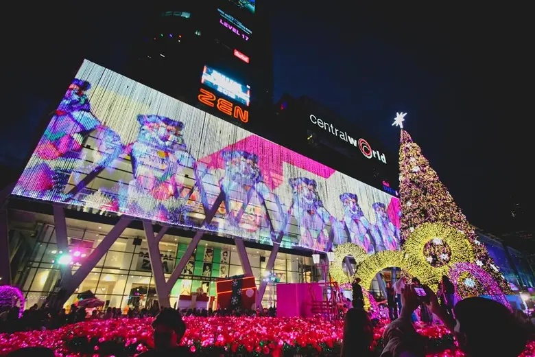 ศูนย์การค้าเซ็นทรัลเวิลด์ ตกแต่งฟาซาดอาคารยาวตลอดแนวหน้าลานด้านหน้า จุดประกายย่าน Central Bangkok สว่างไสว