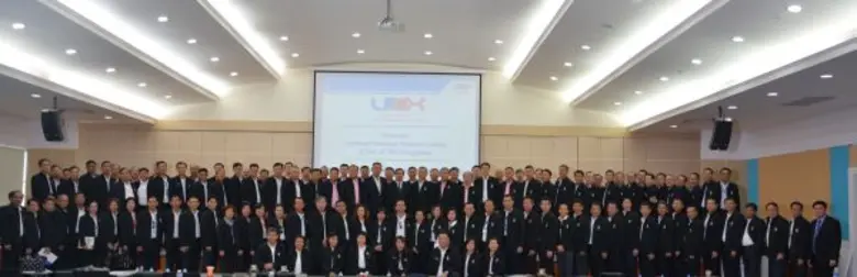 ท่านวันคำ วอระวง ผู้อำนวยการใหญ่ ตลาดหลัก...