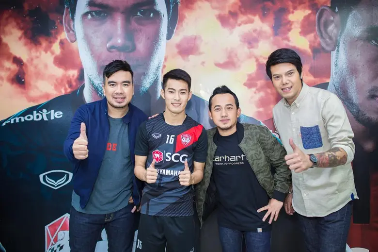 “แกรมมี่ฯ” สร้างปรากฏการณ์แห่งปี 2558 ยอดวิวทะลุ 100 ล้านวิว 5 เพลง ดังแห่งปี