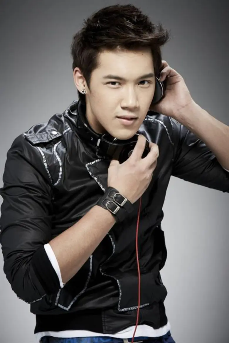 ศูนย์การค้าแฟชั่น ไอส์แลนด์ จัดเต็มต้อนรั...