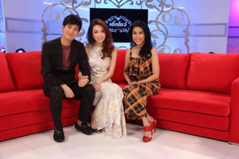 หวานส่งท้ายปีต้องยกให้คู่หนุ่มหน้าใสนักธุ...