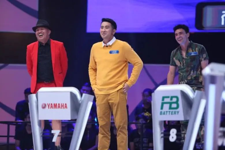 ทีวีไกด์: รายการ "ตกสิบหยิบล้าน STILL STANDING THAILAND" ดีเจเชาเชา งัดมันสมอง สู้สุดแรง!!! พิชิตเกมบนเวทีที่กดดันที่สุดในชีวิต