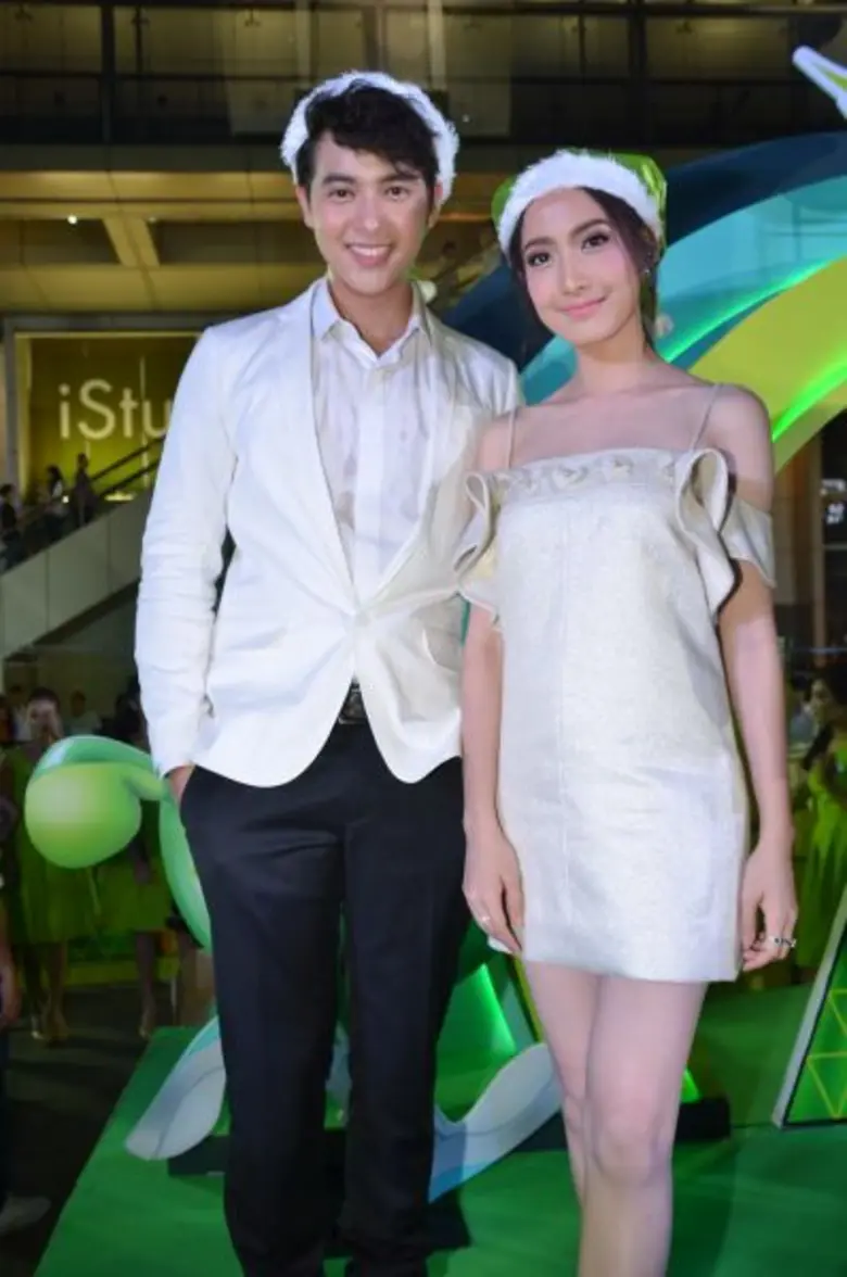 “เจมส์ จิ-แต้ว” แท็กทีม “แบงค์-แพรวา-สกาย”สนุกสุดมันส์!! กับกิจกรรม “เอไอเอส มอบความสุขต้อนรับปีใหม่ 2016”