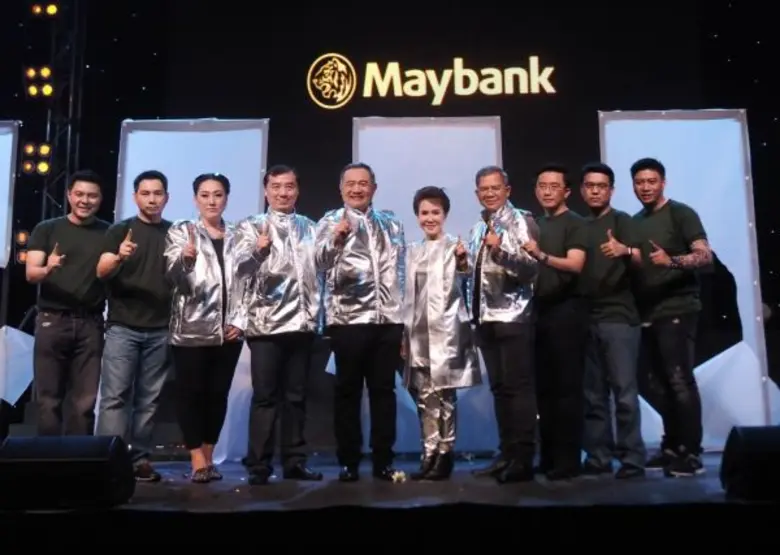 นายมนตรี ศรไพศาล และ นางบุญพร บริบูรณ์ส่ง...