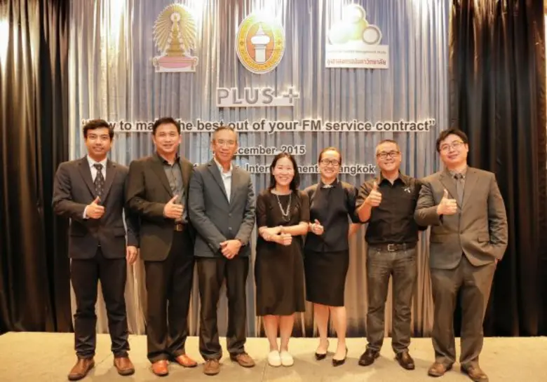 นายชาญ ศิริรัตน์ (ที่ 2 จากซ้าย) ผู้ช่วยก...