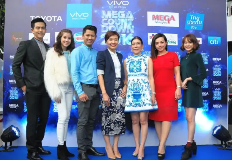 เมื่อเร็วๆ นี้ พราวมณี แสงศรี (กลาง) รองประธานและผู...