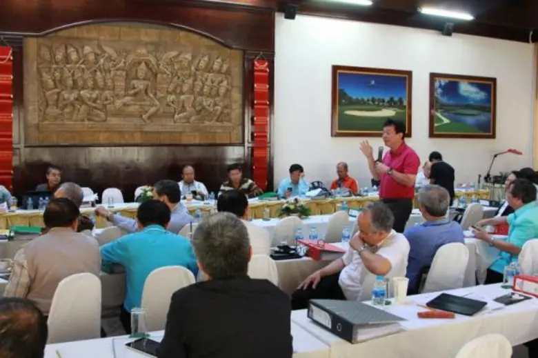 นพ.เอื้อชาติ กาญจนพิทักษ์ กรรมการผู้จัดกา...