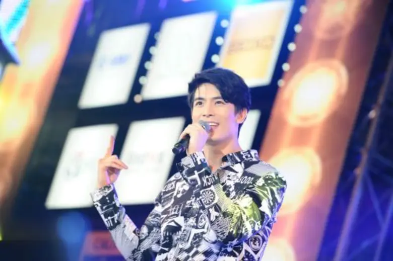 “เจมส์ จิ-บอดี้สแลม-อ๊อฟ-ป็อป” พร้อมทัพศิลปิน-ดารา ร่วมส่งความสุขรับปีใหม่! ในงาน “AIS Bangkok Countdown 2016 @CentralWorld”