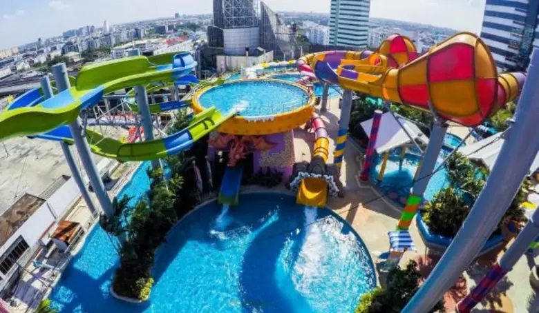 - ทุ่มงบ 400 ล้านบาท เปิดตัวสวนน้ำลอยฟ้าส...