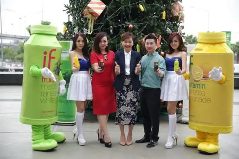 นายรัชพล สกุลไทย (ที่ 2 จากขวามือ) ผู้จัด...