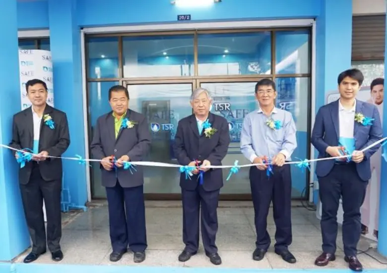 คุณธีระชัย ศรีโพธิชัย (ที่ 4 จากซ้าย) ประ...