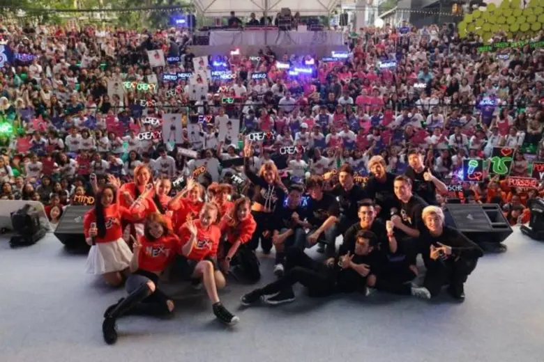 สยามแตก!! “ค่ายกามิกาเซ่” เปิดตัว 18 ไอดอลวัยรุ่นใหม่ จุดฉนวนความซี้ด ระเบิดเสียงกรี๊ดไม่หยุด!!