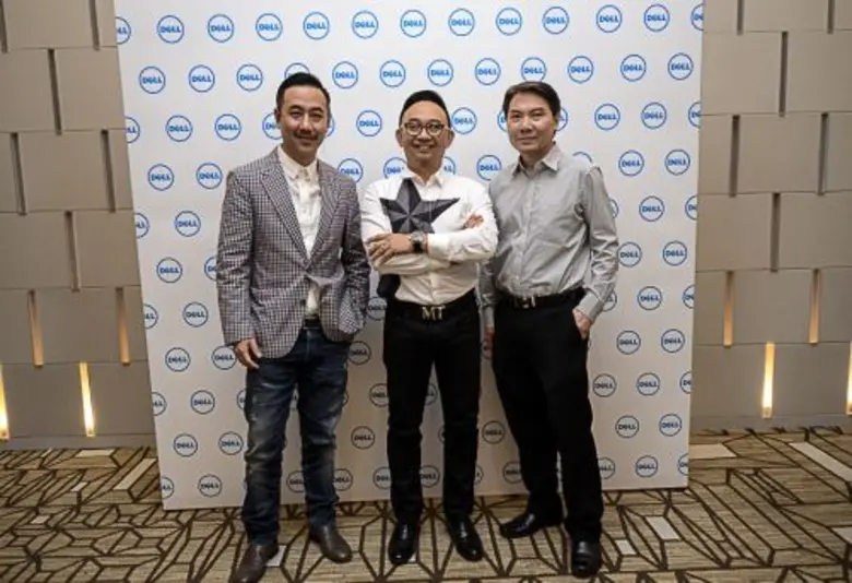 อโณทัย เวทยากร (กลาง) กรรมการผู้จัดการ บร...