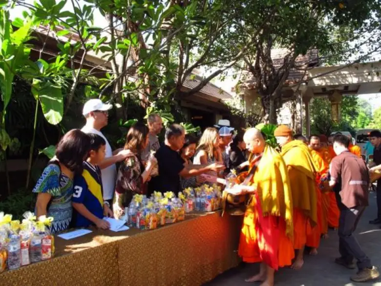 กาล่าดินเนอร์อำลาปีเก่าในรูปแบบงานวัดไทย และกิจกรรมทำบุญวันขึ้นปีใหม่ ที่โรงแรมศิริปันนา วิลล่า รีสอร์ท แอนด์ สปา เชียงใหม่