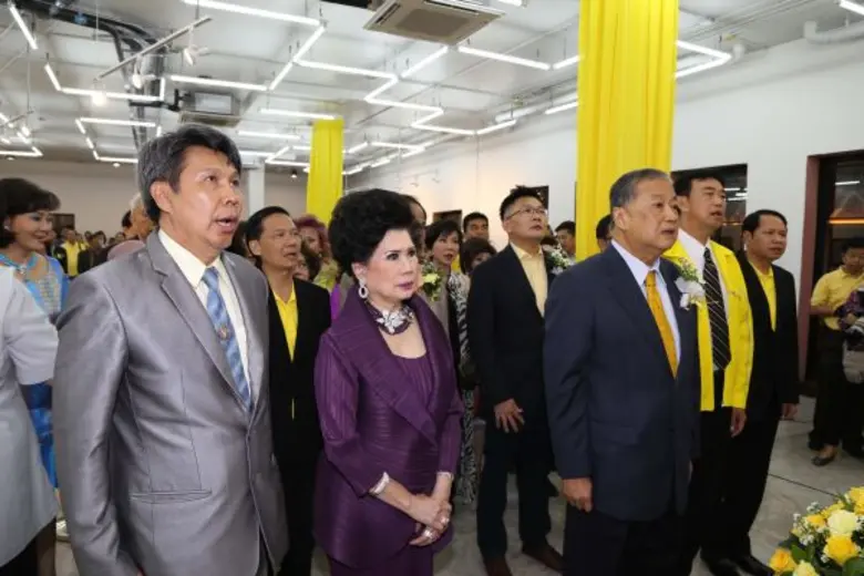 ไอริส กรุ๊ป นิทรรศการภาพถ่ายในหลวง “Belove King ’88” ณ “Venice Art Spece”